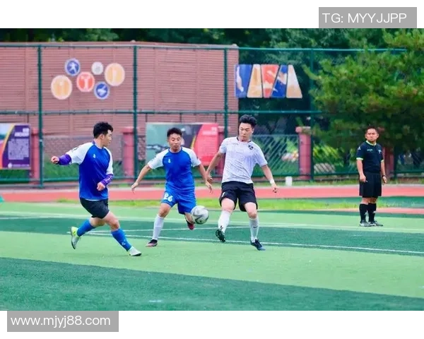 足球明星风采展:领略全球顶级球员的精彩瞬间与非凡成就 足球明星风采展:领略全球顶级球员的精彩瞬间与非凡成就